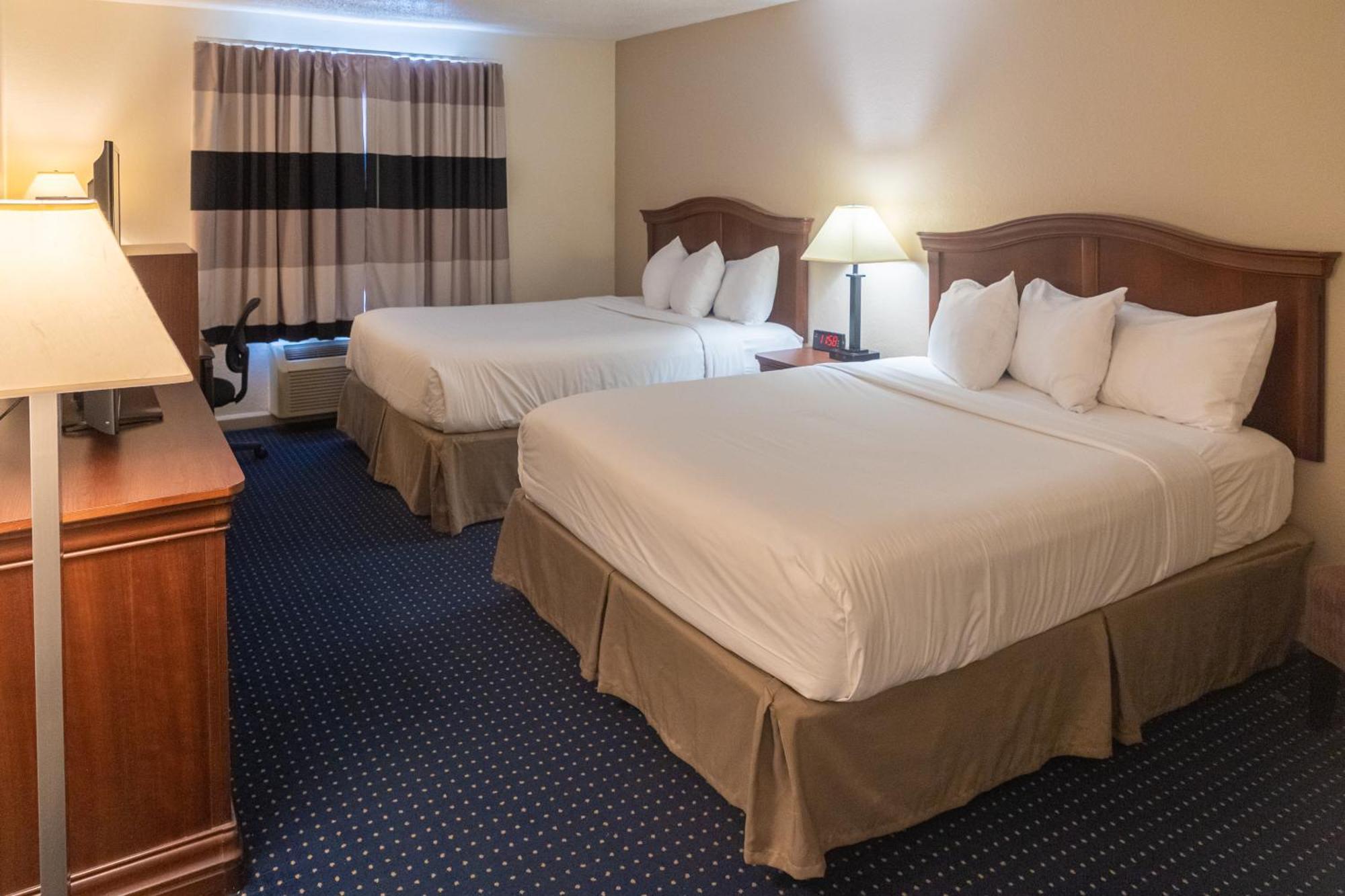 Cottonwood Suites Savannah Hotel & Conference Center Pooler Exterior photo